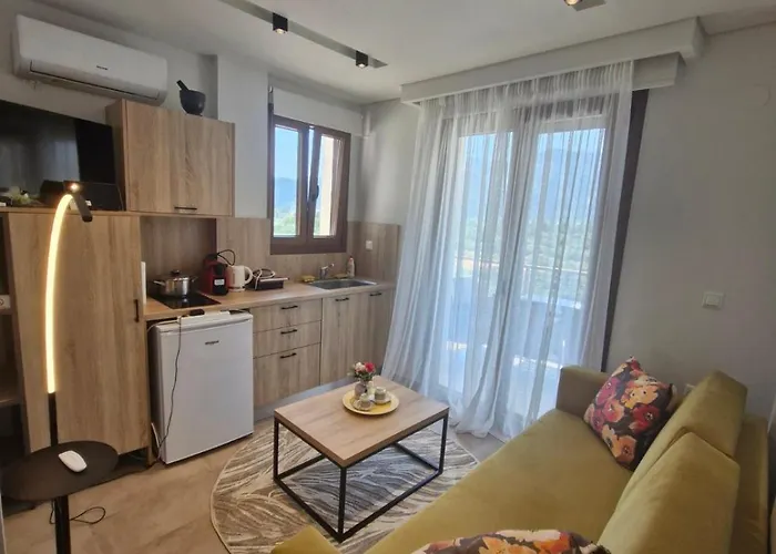 Smaragdos Thassos Boutique