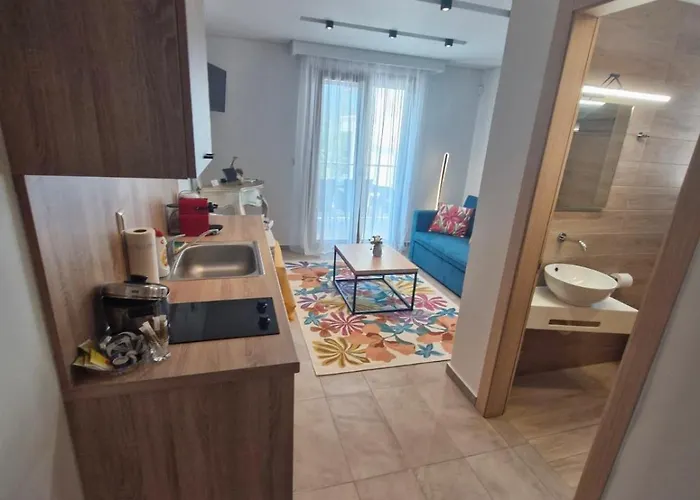 Smaragdos Thassos Boutique クリッシ・アモウディア